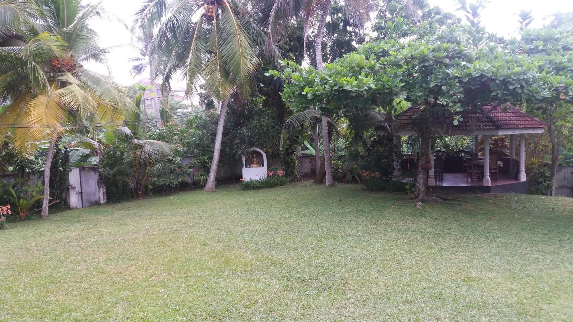 4 Seasons Guesthouse هيكادوفا المظهر الخارجي الصورة